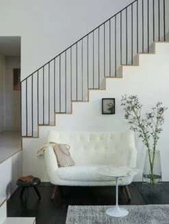 Echasse Vase -DWR Sales W DWR 1537 100185181 off white v1 001