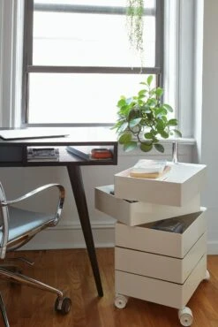 Magis 360 Degree Container -DWR Sales W DWR 2517997 100169364 white v2 001