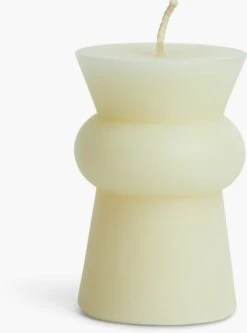 Josee Candle, Squat
