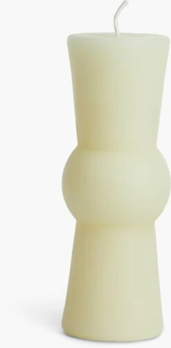 Josee Candle, Medium