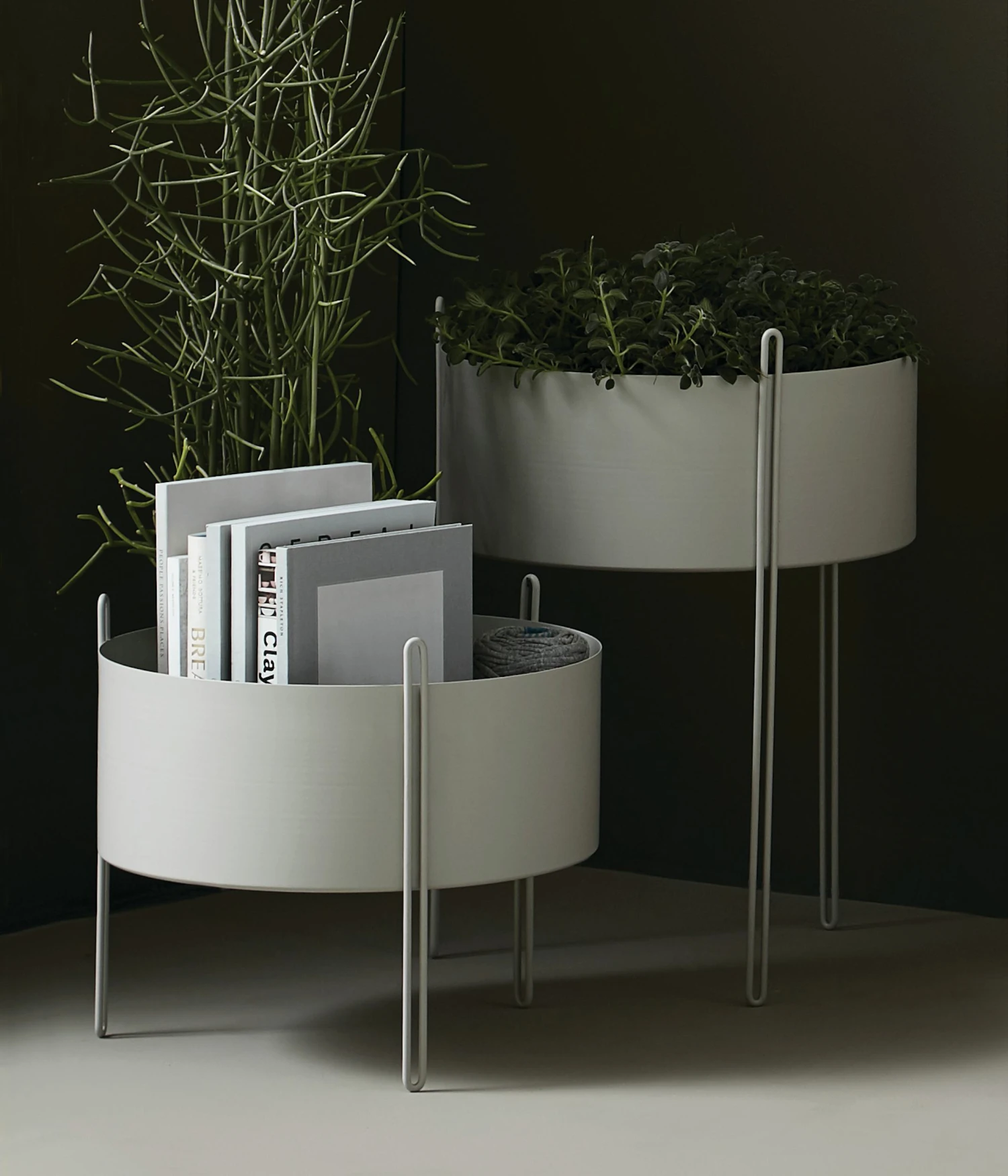Woud Pidestall Planter 5 Woud Pidestall Planter - Image 3