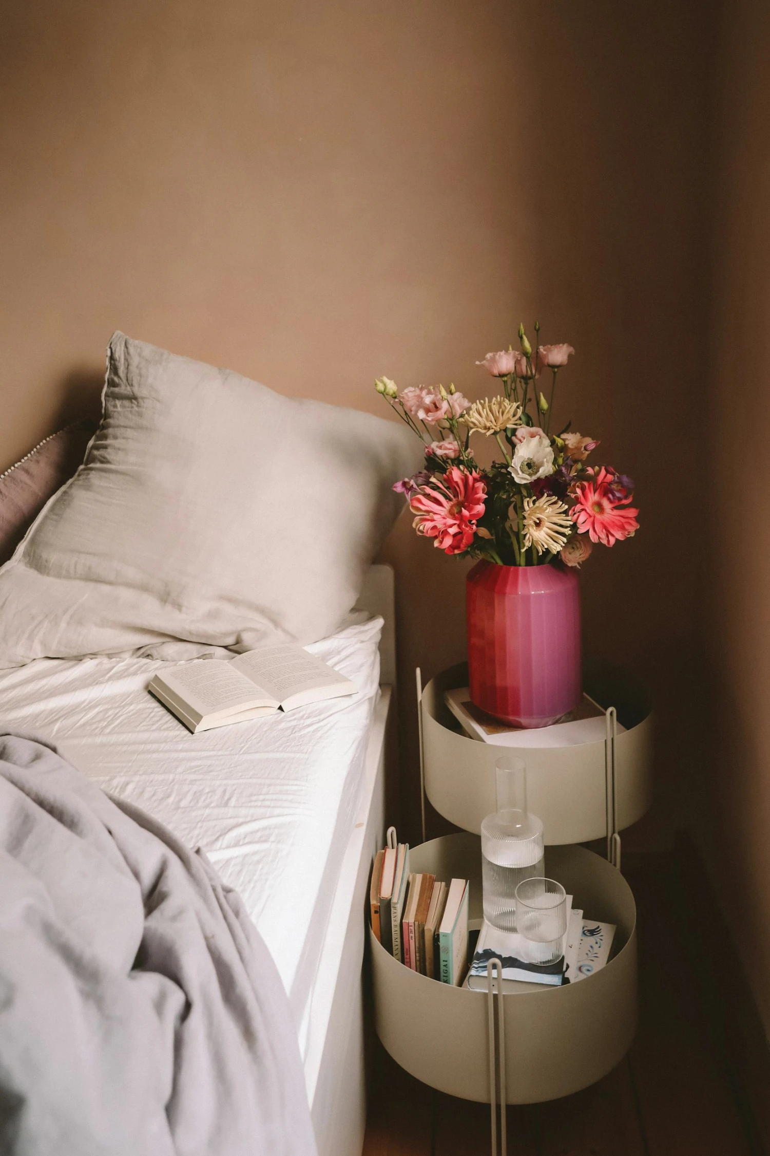 Woud Pidestall Planter 4 Woud Pidestall Planter - Image 2