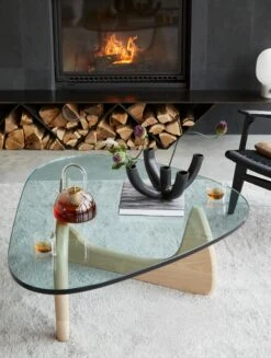 Venule 5 Way Vase 15 Venule 5 Way Vase -DWR Sales W DWR FA22 EDITORIAL 342