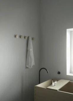 Muuto Dots Single, Metal -DWR Sales W dots wood oak O6 5 raise glass clear muuto org 3